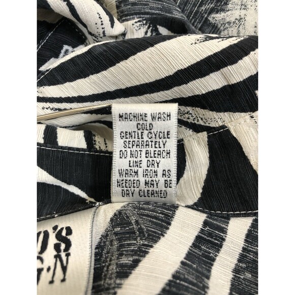 Chico's Design Womens Blouse Size 2 Black And White Leaf Design - Picture 7 of 10